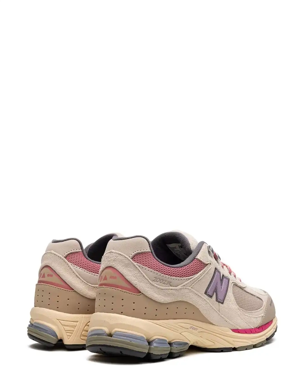 - New  2002R sneakers Balance Pack 